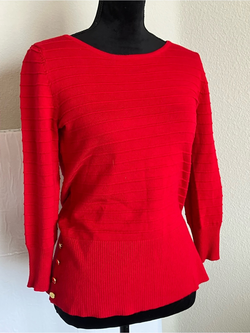 Cable & Gauge Red Ribbed Knit Sweater with Gold Buttons